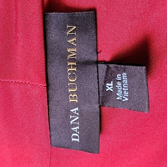 Dana Buchman 3/4 length sleeve Christmas red blouse, sizeXL. - Picture 2 of 3